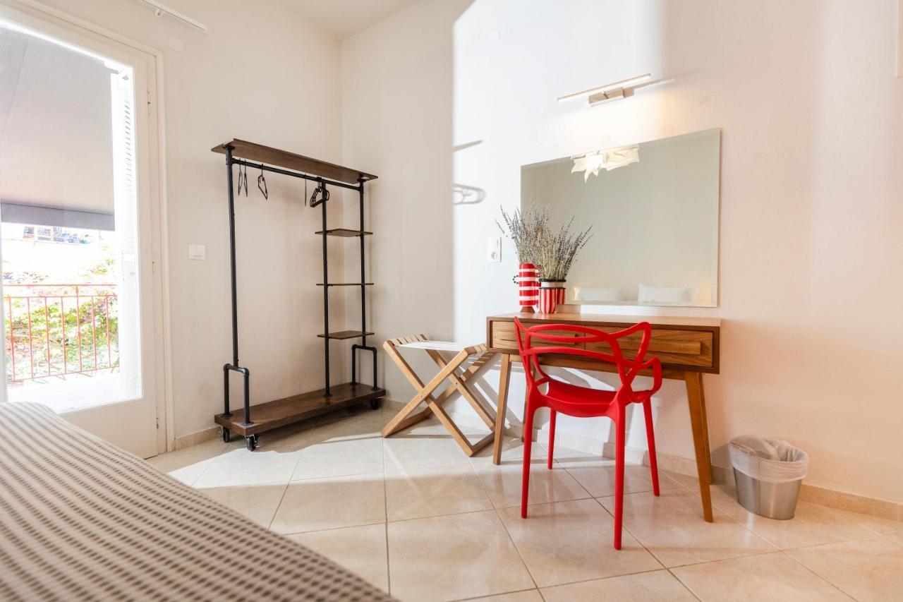 Mondrian Guest House Skiathos-stad Buitenkant foto