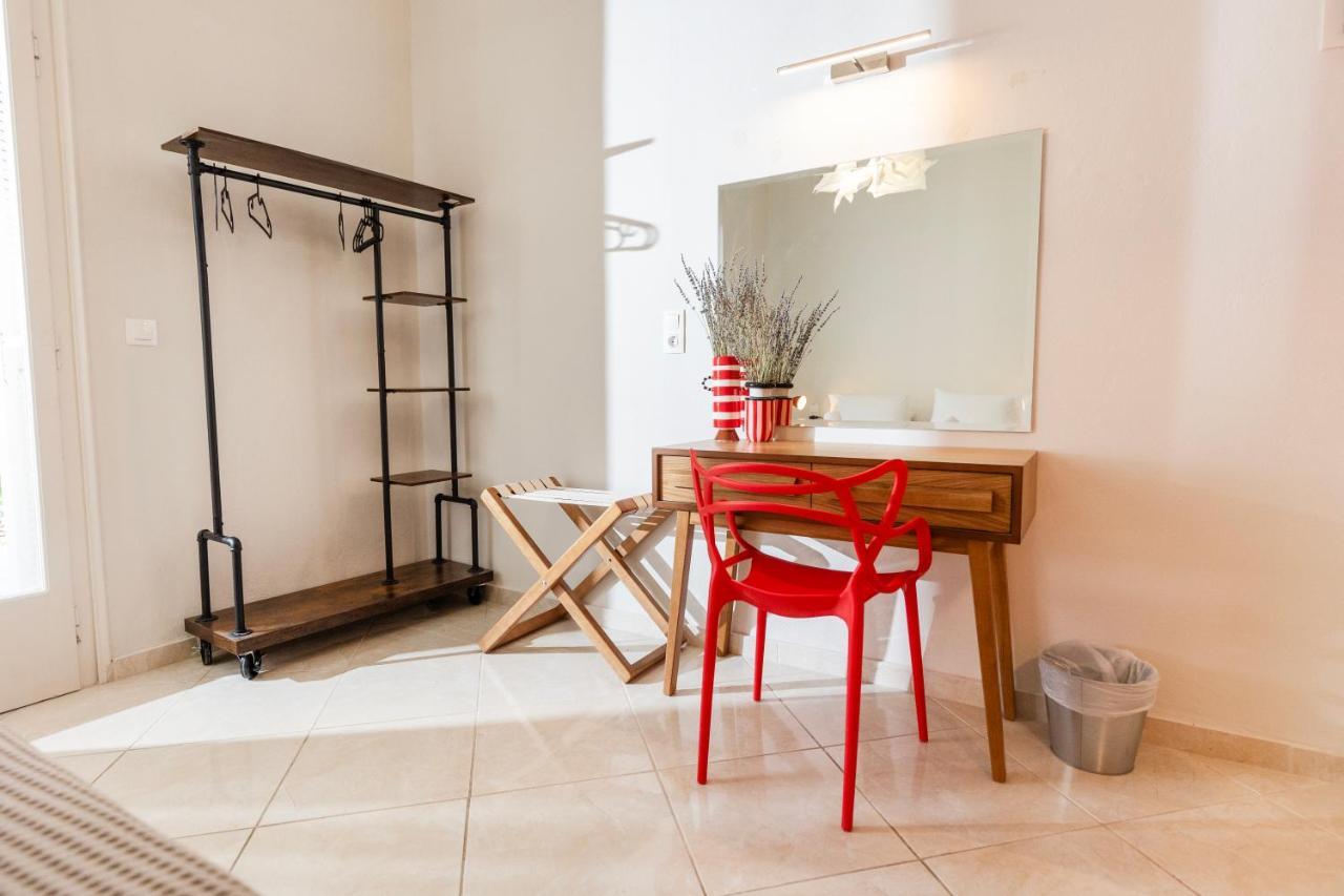 Mondrian Guest House Skiathos-stad Buitenkant foto